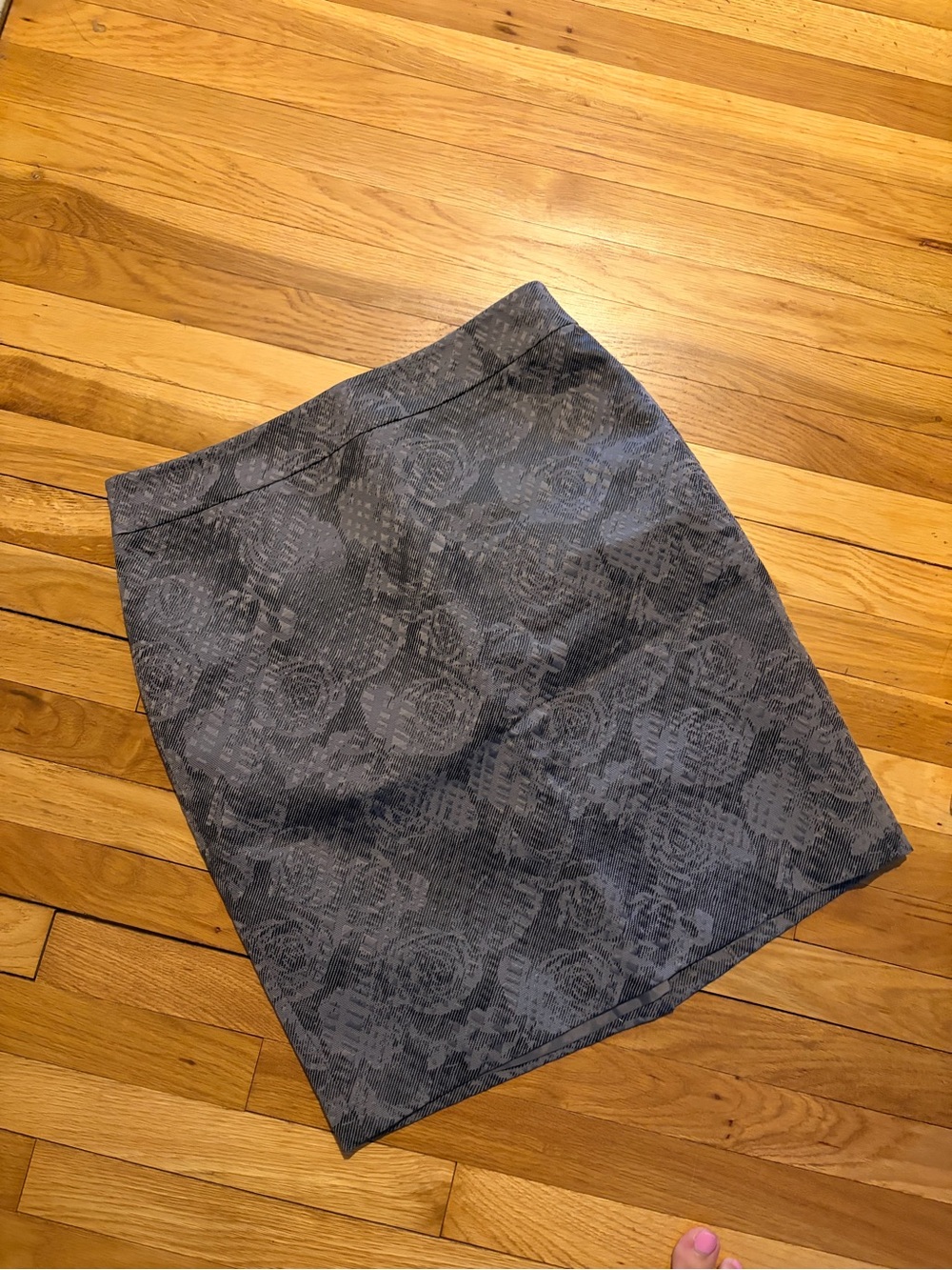 Ann Taylor Gray Floral Jacquard Pencil Skirt